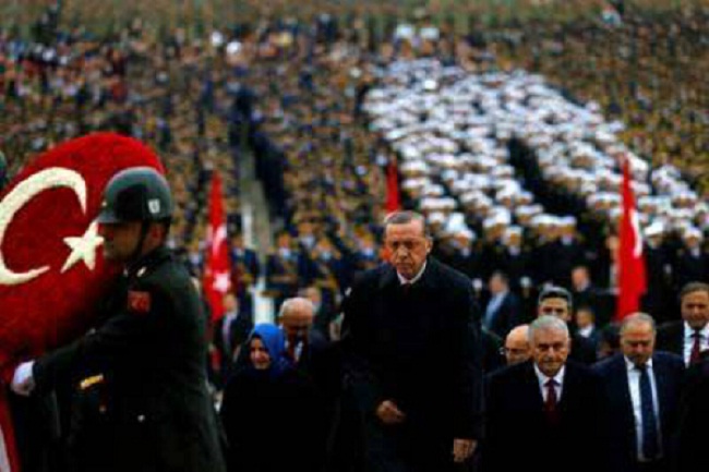 तुर्की में दस हजार कर्मचारियों की नौकरी से छुट्टी