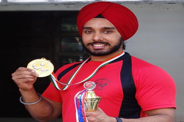  जगतेशवर सिंह खोसा ने 90 किलो भार वर्ग में में स्वर्ण पदक जीतकर पंजाब का गौरव बढ़ाया 
