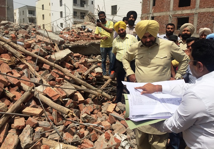 ज़ीरकपुर में इमारत गिरने का मामला:मैजिस्ट्रेट जांच लम्बित होने तक कोई भी बिल्डिंग प्लान पास नहीं होगा: नवजोत सिंह सिद्धू