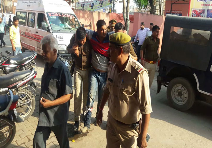 मुजफ्परनगर-पुलिस और बदमाशों में  मुठभेड़ एक बदमाश घायल,भारी मात्रा में असलाह बरामद