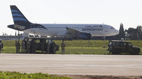 लीबियाई प्लेन हाइजैक- अपहरणकर्ताओं ने किया सरेंडर, सभी 118 यात्री छूटे