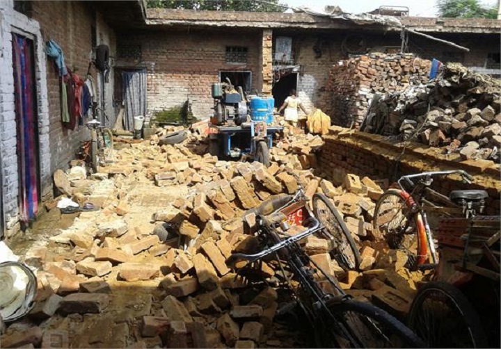 जालंधर के गुरु नानकपुरा में क्वाटरों की दीवार गिरी, आधा दर्जन मजदूर घायल