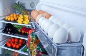 अंडों को फ्रिज में रखना हो सकता है हानिकारक