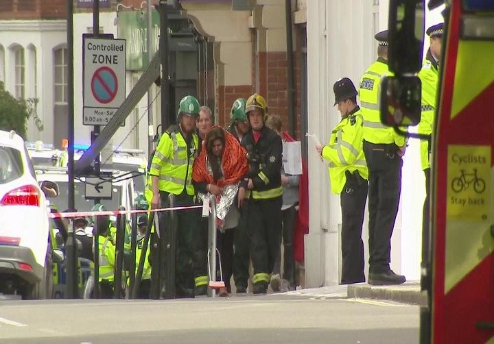 लंदन में आतंकी हमला, अंडरग्राउंड ट्रेन में हुआ धमाका 22 घायल