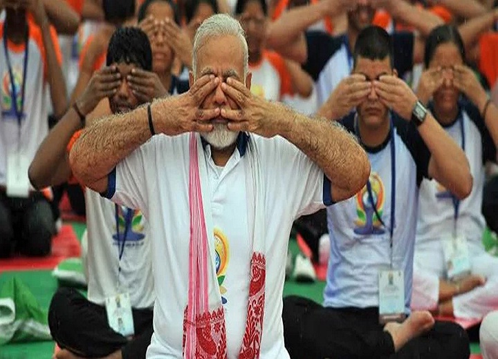 प्रधानमंत्री ने 55000 हजार लोगों के बीच मनाया योग दिवस