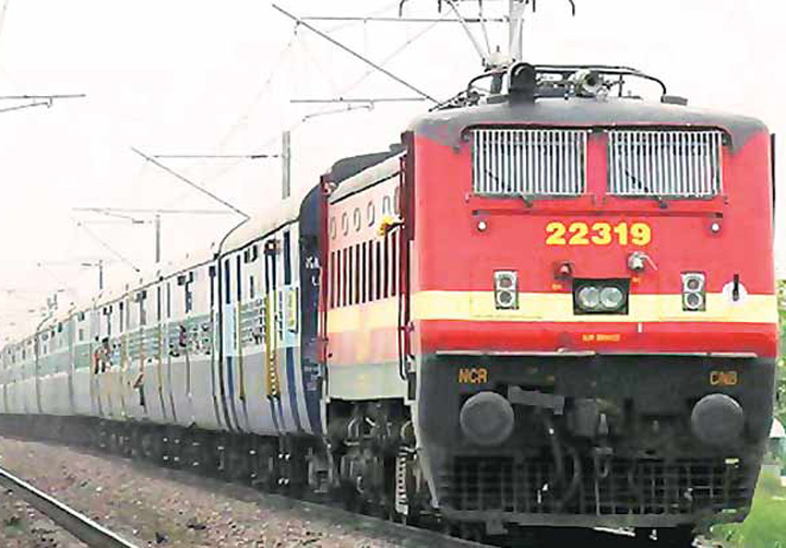 झरिया कोयला खदानों में आग लगने से धनबाद-चंद्रपुरा रेल मार्ग पर 15 जून से ट्रेनों का परिचालन बंद करने का निर्णय
