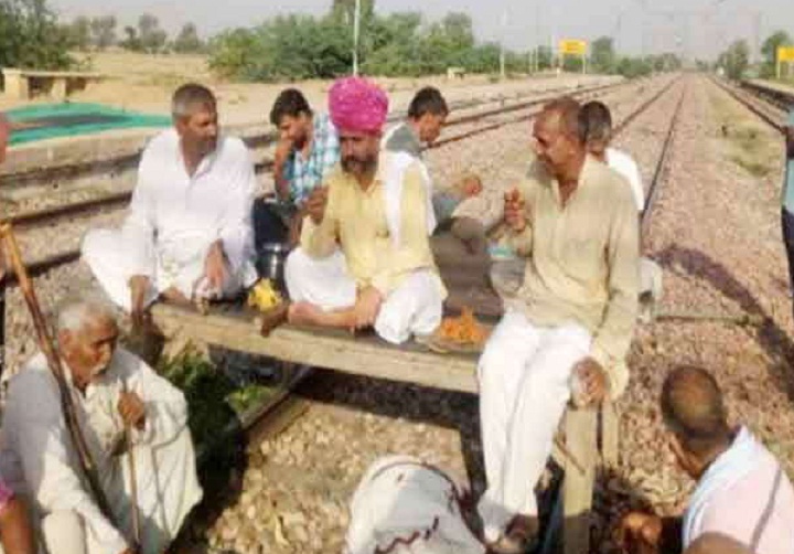 जाट आन्दोलन, राजस्थान में रेलवे ट्रैक पर डटे प्रदर्शनकारी