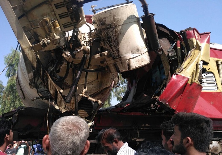 फिरोजपुर-फाजिल्का रेल खंड पर डीईएमयू  से टकाराया ट्रक,डीईएमयू चालक की मौत