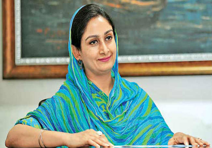 Harsimrat Badal asks Capt Amarinder to expedite clearances for two cold chain projects sanctioned to Punjab.