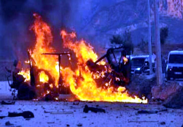 इराक में कार बम धमाका, 32 की मौत 