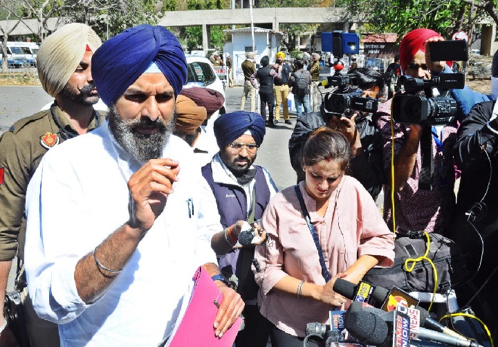  कांग्रेस बताए कि मुख्तार अंसारी को दो साल से पंजाब में ‘स्टेट गेस्ट’ के तौर पर क्यों रखा जा रहा: बिक्रम सिंह मजीठिया