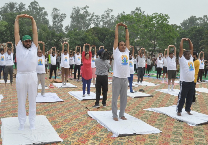 DC, CP AND MC COMMISSIONER GIVE CLARION CALL TO PEOPLE TO MAKE YOGA AN INTEGRAL PART OF THEIR LIVES