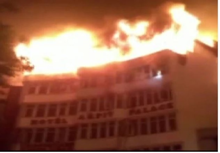 दिल्लीः  करोलबाग के एक होटल में लगी भीषण आग, 12 लोगों की मौत