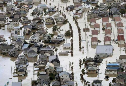जापानः 'हेगीबिस' तूफान में मरने वालाें की संख्या हुई 74, 212 लाेग घायल