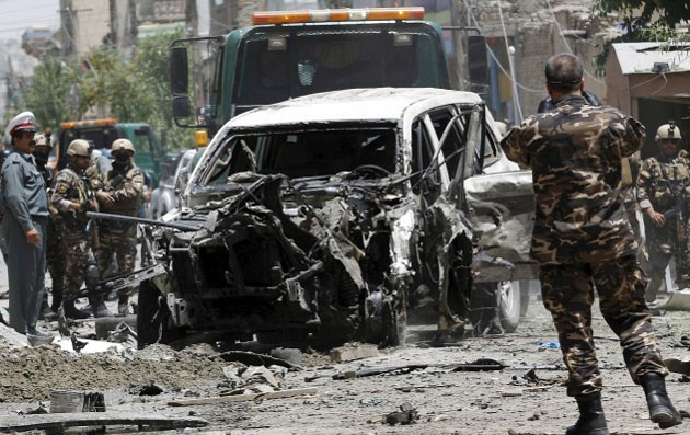 बैंक के बाहर खड़ी कार में बम विस्फोट-24 मरे, 60 घायल