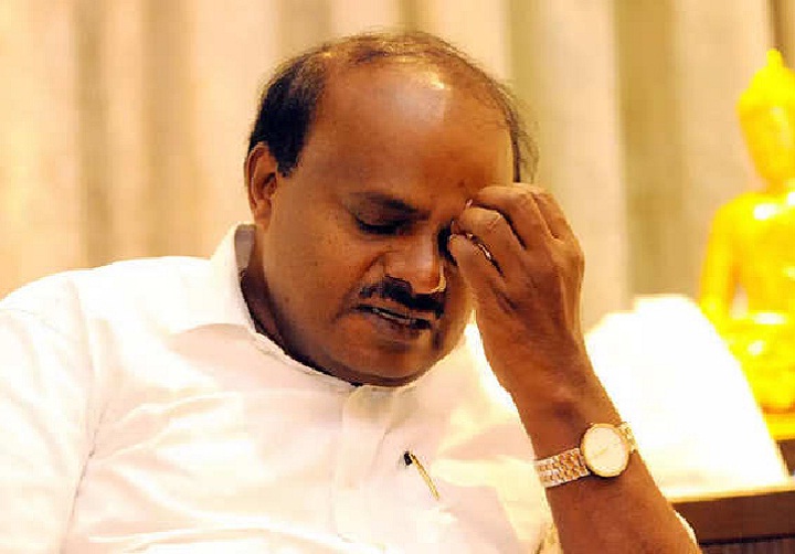  कर्नाटक सरकार का गिरना लगभग तय,  मुख्यमंत्री एचडी कुमारस्वामी भगवान की शरण में