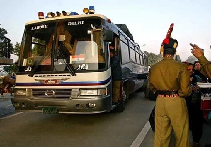  दिल्ली परिवहन निगम ने पाक के फैसले के बाद दिल्ली-लाहौर बस सेवा रद्द की