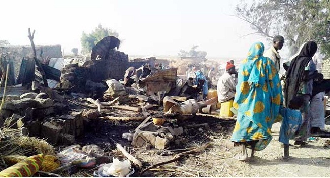 नाइजीरिया वायुसेना ने गलती से रिफ्यूजी कैंप पर गिराया बम, 100 की मौत