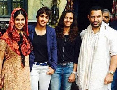 आमिर को मिला बेटी की शादी का न्यौता