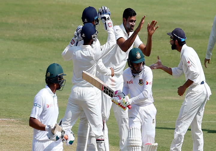 जीत से चार विकेट दूर बंगलूरू टेस्ट में भारत की शानदार वापसी, 