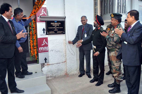 भारतीय स्टेट बैंक मामून ने सैनिकों की सुविधा हेतु लगाई दो एटीएम मशीनें