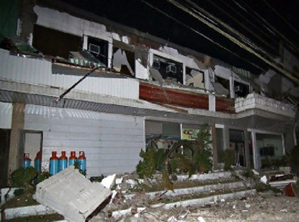 फिलीपींस में तेज भूकंप, 15 लोगों की मौत