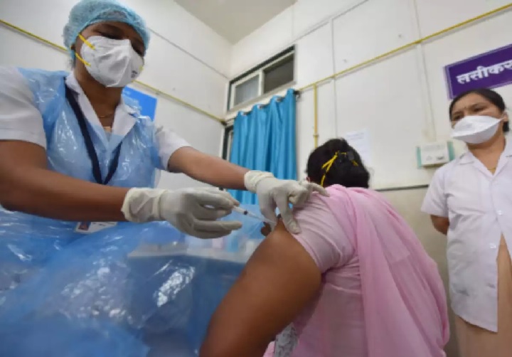कोविड-19 टीकाकरण को उत्साहित करने के लिए सभी सरकारी अस्पतालों में ‘विश्व स्वास्थ्य दिवस’ मनाया
