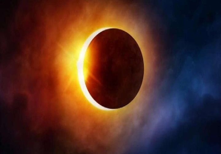 Chandra Grahan 2022: साल का अंतिम चंद्र ग्रहण जारी, जानें ग्रहण के बाद किन चीजों का करें दान