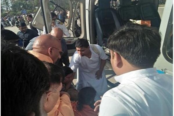 वित्त मंत्री अरुण जेटली हेलीकॉप्टर में चढ़ते समय गिरकर घायल