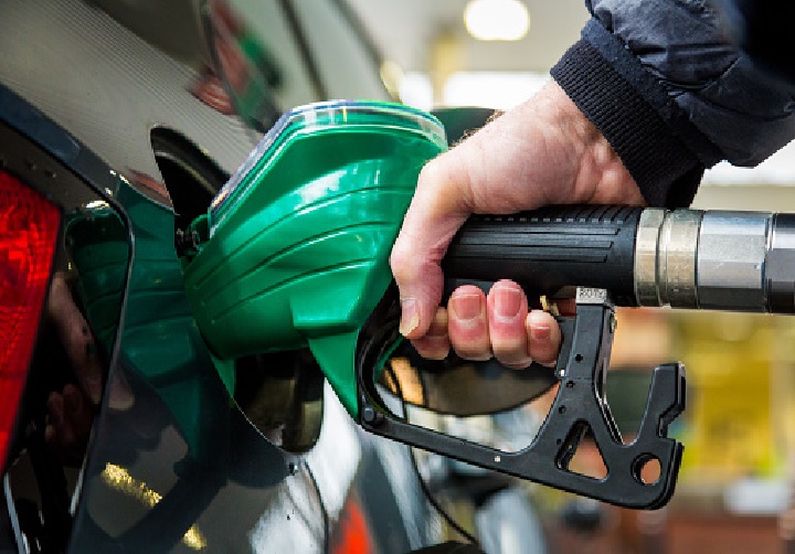 Petrol Diesel Price: आज तेल कंपनियों ने जारी किए पेट्रोल-डीजल के दाम, जानिए कीमतें