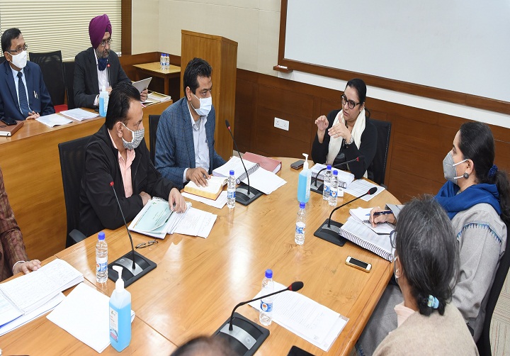 रजिया सुल्ताना द्वारा जल सप्लाई के सभी प्रोजैक्ट समय पर पूरे करने के निर्देश