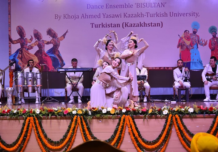 Cultural event at Punjab Raj Bhavan cements bond between Punjab And Kazakhstan 